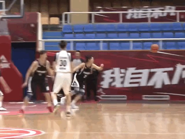 【观察】孙丽重伤暴露WCBA有多不职业