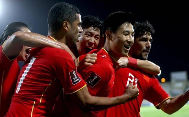 世界杯比赛直播平台-球员欠薪1年+，但老百姓依然觉得他们挣得太多了？