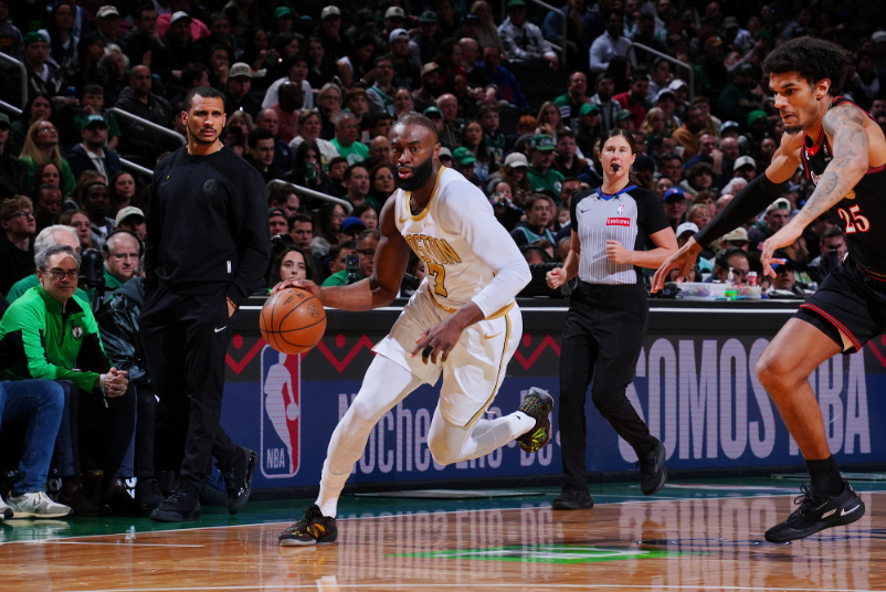 世界杯直播客户端下载官网-40胜东部第二队！马克西33分绿军大胜76人 布朗13000分里程碑